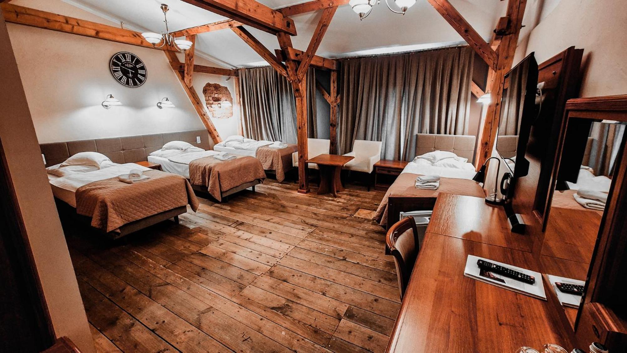 Hotel Zamkowy Mlyn Krapkowice Exteriör bild